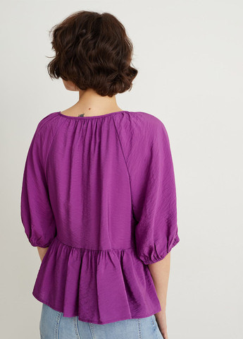 Фіолетова літня блуза на запах, з баскою C&A