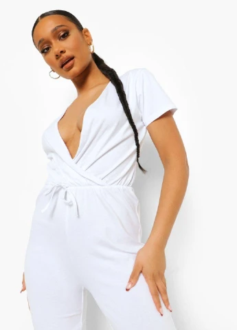 Комбинезон Boohoo однотонный белый кэжуал