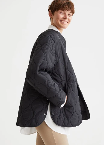 Черная демисезонная куртка H&M