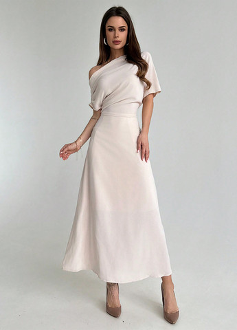 Айвори вечернее платье клеш, с открытой спиной SHEIN однотонное