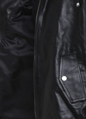 Чорна демісезонна куртка шкіряна Guardy