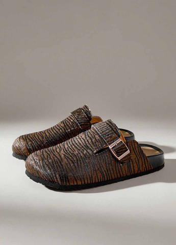 Коричневые туфли SHEIN без каблука