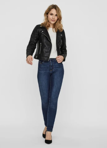 Черная демисезонная куртка Vero Moda