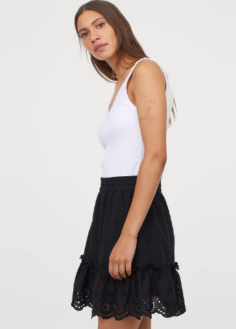 Черная кэжуал однотонная юбка H&M клешированная