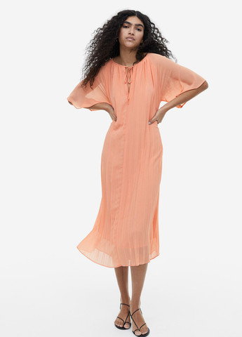 Персиковое кэжуал платье плиссированное H&M однотонное