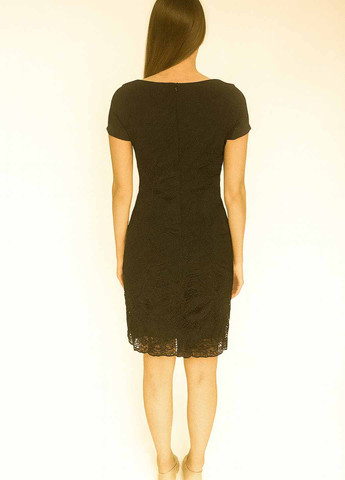 Чорна кежуал сукня силуетна Sassofono однотонна