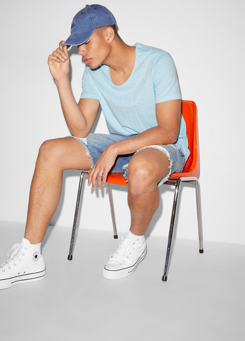 Голубая футболка C&A