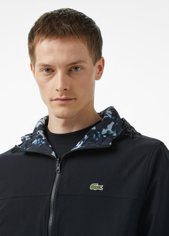 Черная демисезонная куртка Lacoste