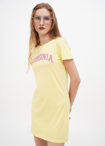 Світло-жовтий кежуал сукня сукня-футболка Terranova з написами