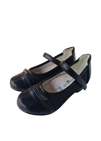 Черные туфли на низком каблуке B & G