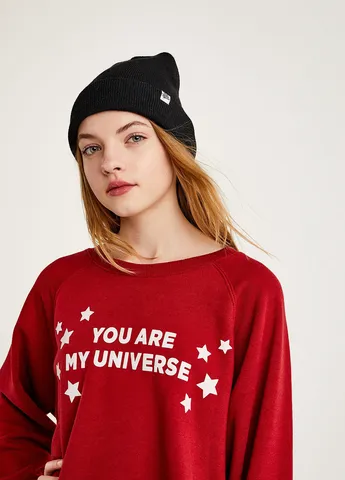 Червоний світшоти Pull & Bear напис без декору (245771364)