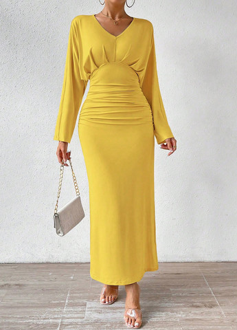 Желтое кэжуал платье силуэтная SHEIN однотонное