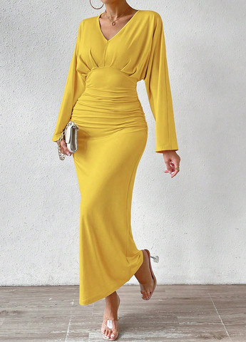 Желтое кэжуал платье силуэтная SHEIN однотонное