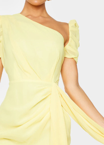 Желтое коктейльное платье футляр, со шлейфом PrettyLittleThing однотонное