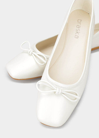 Жіночі балетки Braska | молочні однотонні бант натуральна шкіра (363485280)