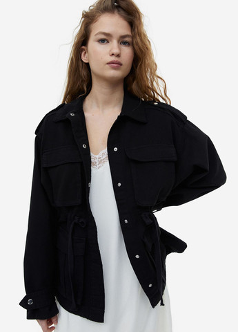 Черная демисезонная куртка джинсова весняно-осіння H&M