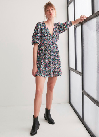 Черное кэжуал платье Mudo с цветочным принтом