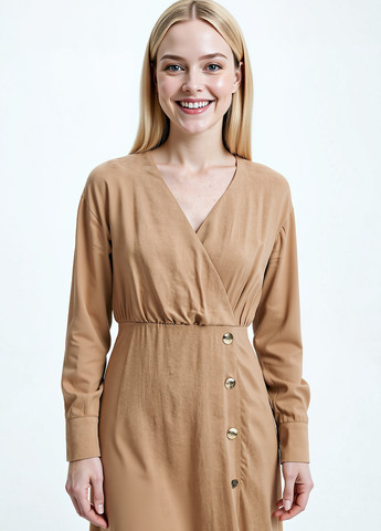 Бежевое кэжуал платье на запах Reserved однотонное