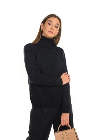 Чорний зимовий класичний жіночий светр SVTR