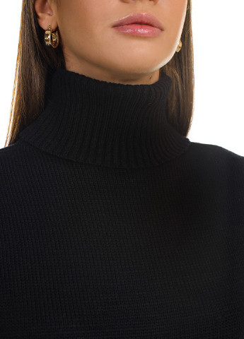 Чорний зимовий класичний жіночий светр SVTR