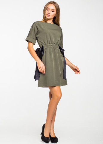 Оливковое (хаки) кэжуал платье Simply Brilliant однотонное