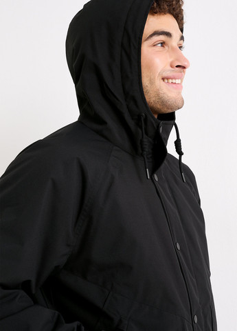 Черная демисезонная куртка C&A