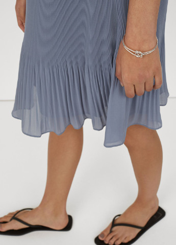 Серо-синее кэжуал платье а-силуэт, плиссированное H&M однотонное
