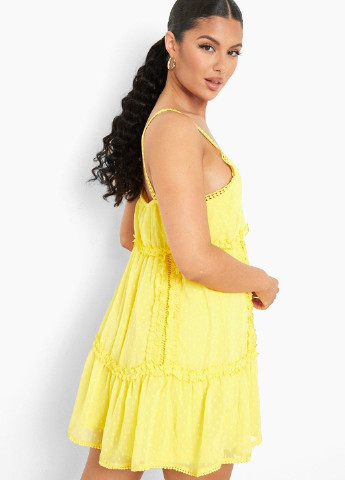 Жовтий коктейльна сукня кльош Boohoo в горошок