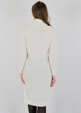 Белое кэжуал платье платье-свитер Bebe Plus однотонное