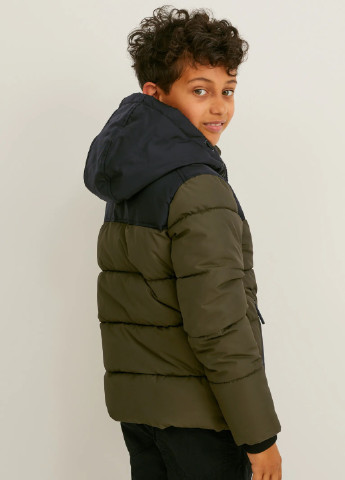 Оливкова (хакі) зимня зимова куртка для хлопчика хакі 2175724 C&A