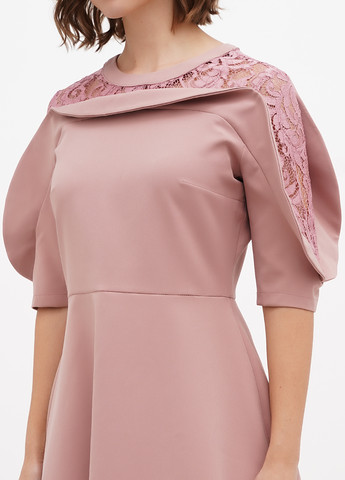 Пудровое кэжуал платье клеш Sassofono однотонное