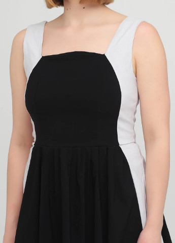 Чорна коктейльна сукня клеш однотонна Asos