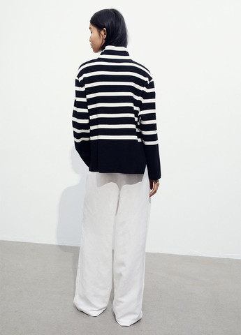 Чорно-білий демісезонний светр H&M