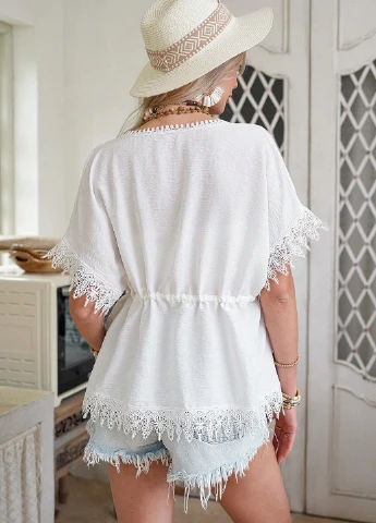 Біла блуза з баскою SHEIN