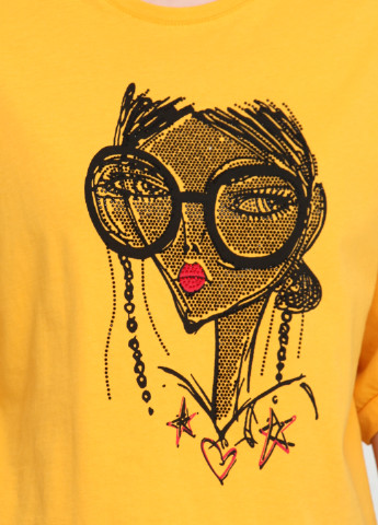 Желтая летняя футболка Sassofono N.Polishchuk