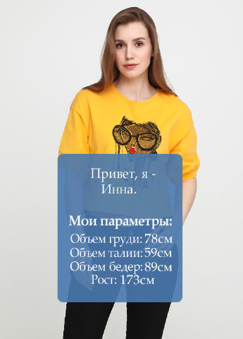 Желтая летняя футболка Sassofono N.Polishchuk