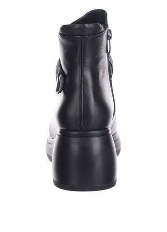 Осенние ботинки Cut Shoes со стразами