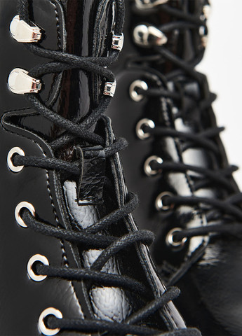 Осенние ботинки Cropp лаковые, со шнуровкой из искусственной кожи