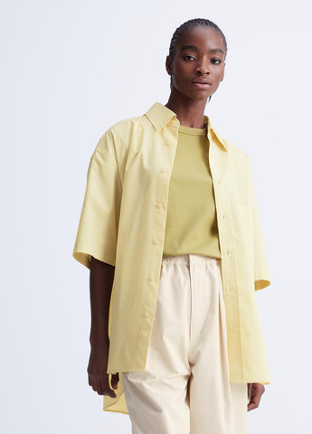 Светло-желтая кэжуал рубашка однотонная Uniqlo