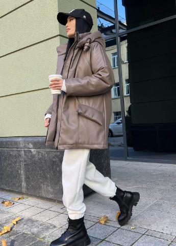 Коричневая зимняя зимняя куртка из эко-кожи на утеплителе Jadone Fashion