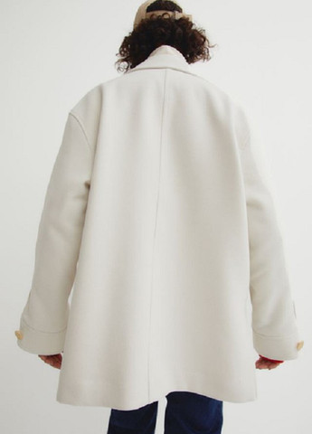 Молочная демисезонная куртка куртка-пиджак H&M