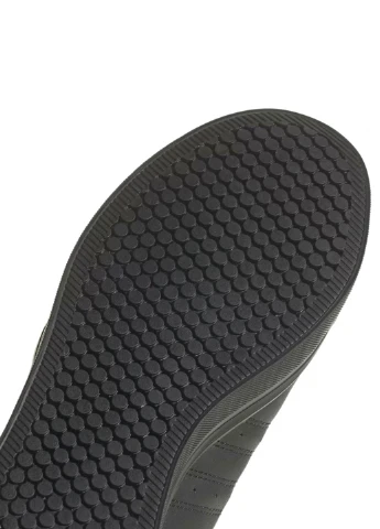 Черные кеды adidas HP6008