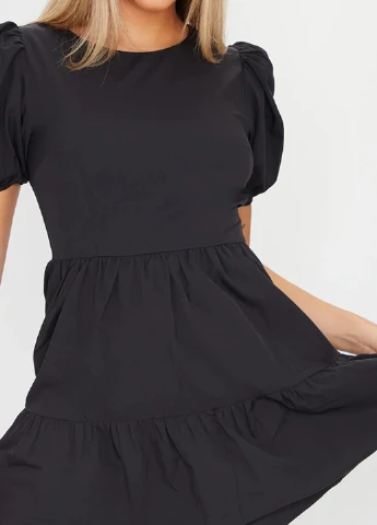 Черное кэжуал платье клеш PrettyLittleThing однотонное