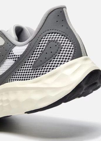 Сірі Осінні кросівки New Balance Arishi v4