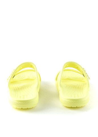 Желтые пляжные шлепанцы Crocs
