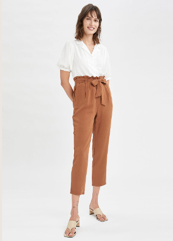 Светло-коричневые кэжуал летние укороченные, зауженные брюки DeFacto