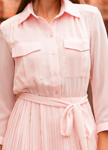 Светло-розовое кэжуал нежно-розовое платье из плиссированного шифона клеш SL.IRA однотонное