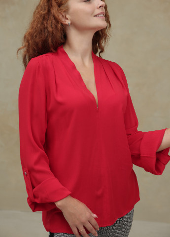 Красная демисезонная блуза из струящейся ткани с воротником апаш INNOE Блузка