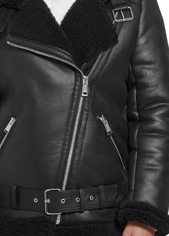 Чорна зимня куртка косуха Guess