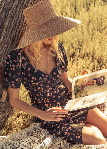 Черное кэжуал черное платье в цветочек Gepur с цветочным принтом